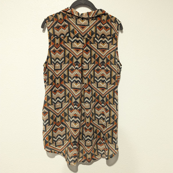 H&M Brown Tribal Boho Print Front Button Sleeveless Blouse, Size 10 - Picture 2 of 6